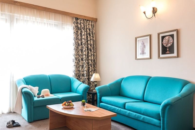 Hotel Lotus - Image 10