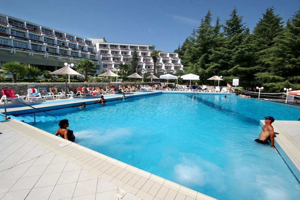 Hotel Mediteran Plava Laguna - Image 10