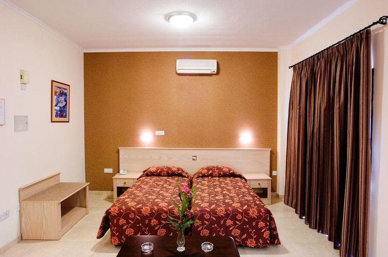 Senator Hotel Apartments - Image 8