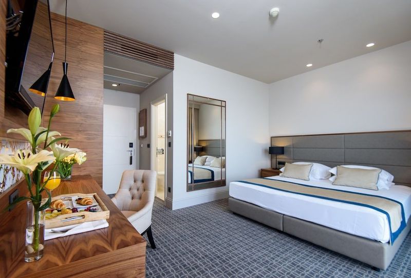 Royal Ariston Hotel - Image 6