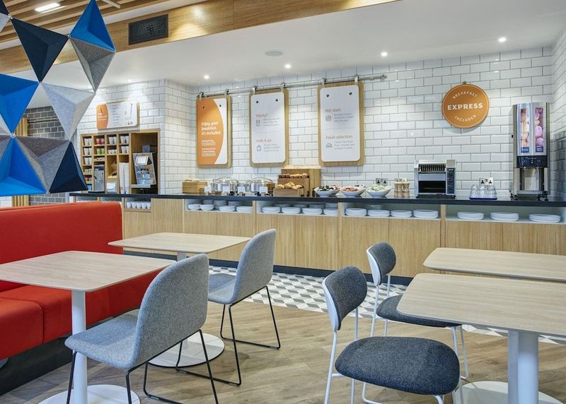 Holiday Inn Express Dublin City Centre - Image 6