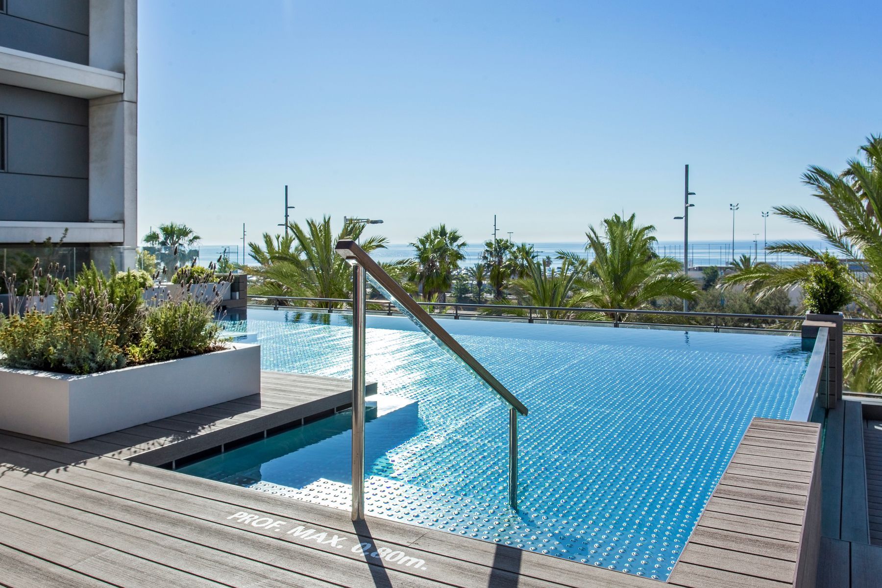 Voksenhotel med havudsigt og pool i Barcelona
