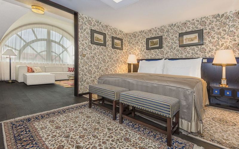 Hotel Savoy - Image 7