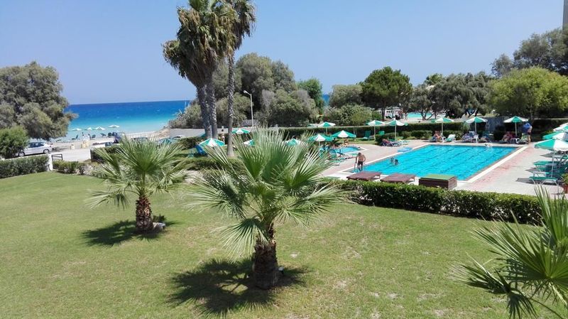 Pylea Beach Hotel - Image 5