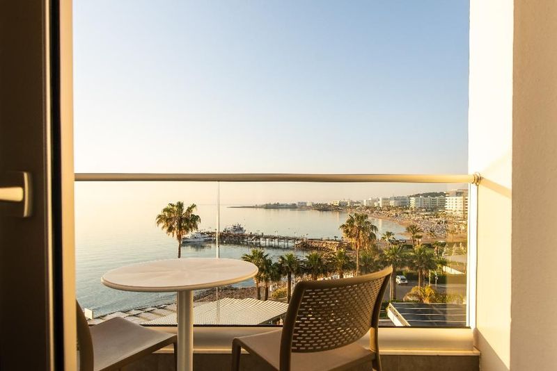Evalena Beach Hotel - Image 3