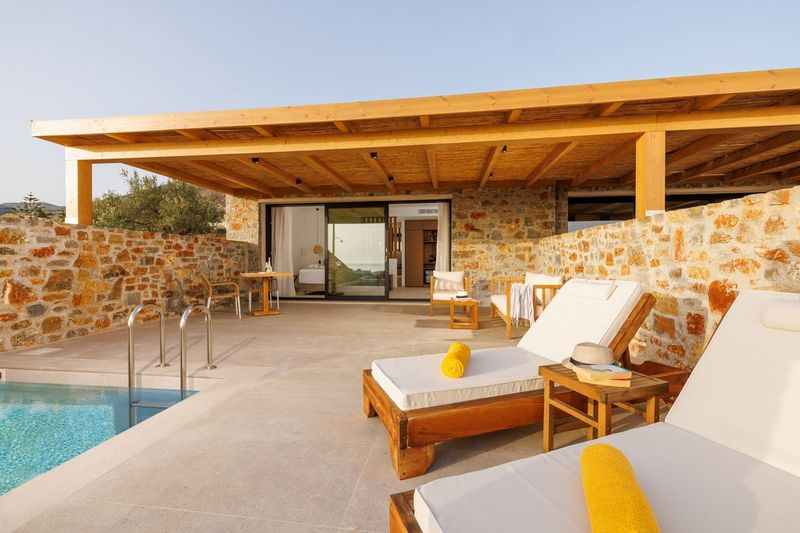 Deos Luxury Suites - Image 5