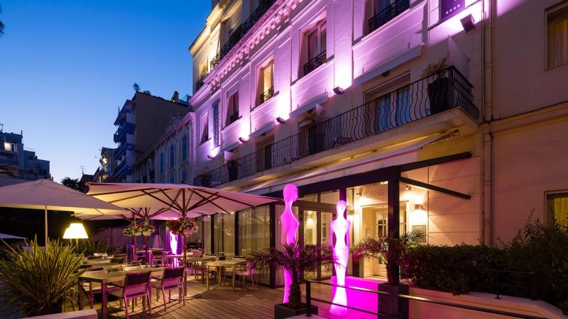 Hotel Le Canberra - Image 4