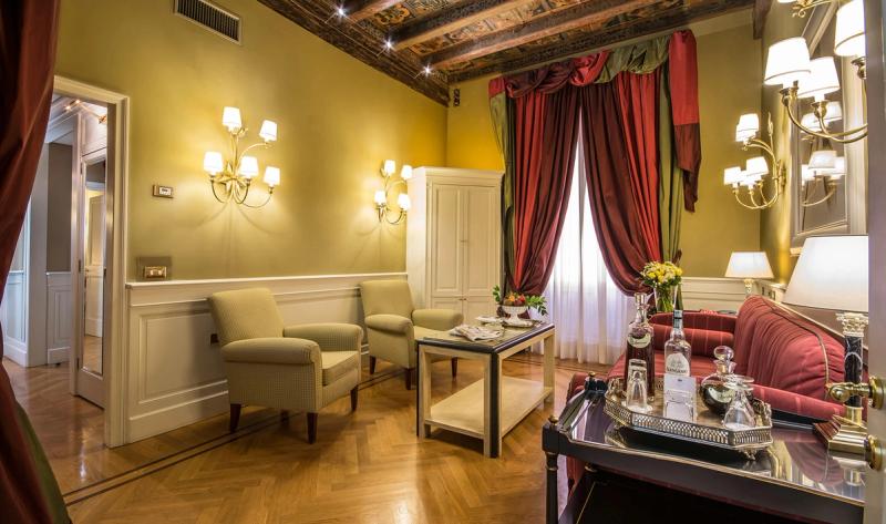 Hotel Corona D'Oro - Image 7