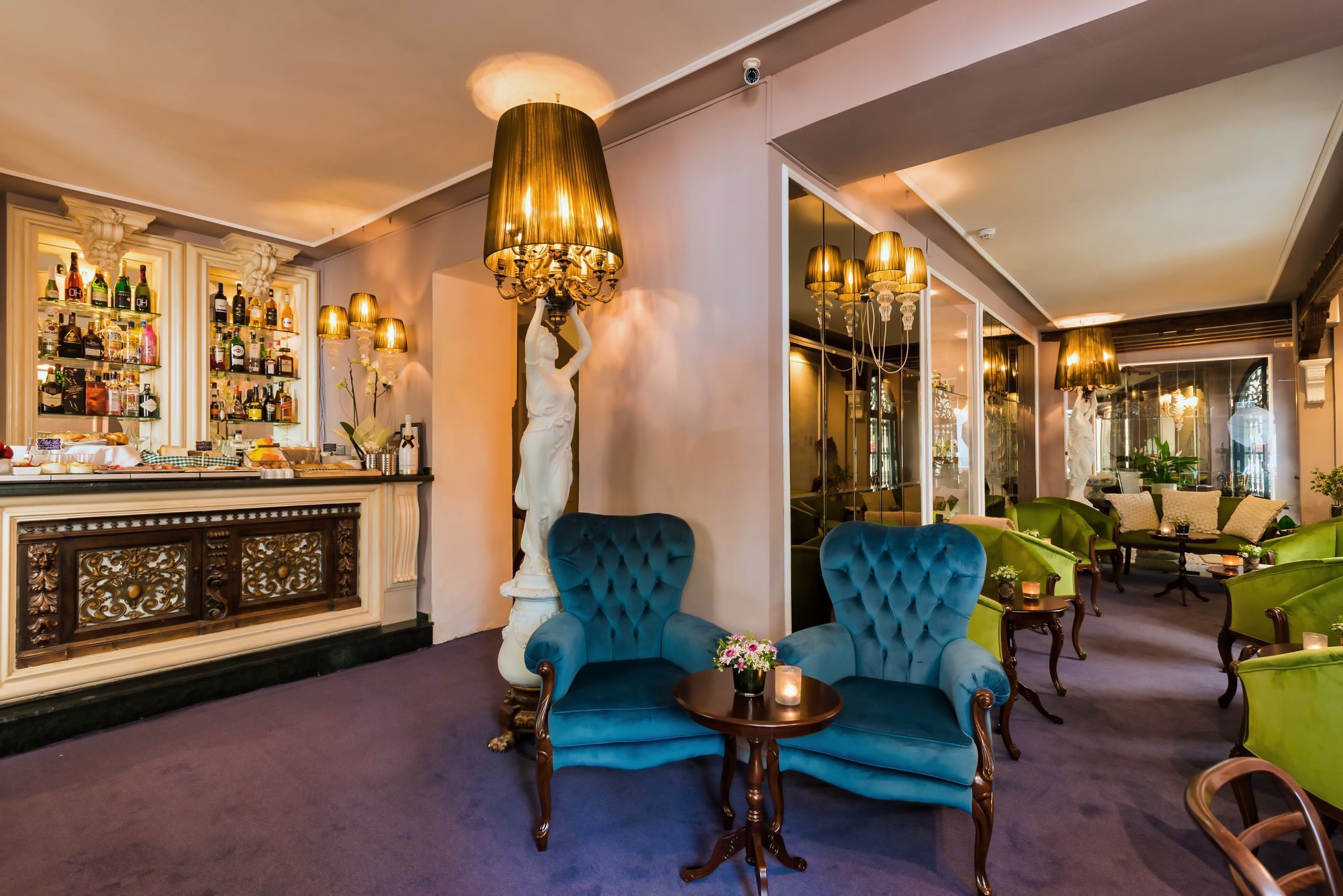The Town House - Image 7