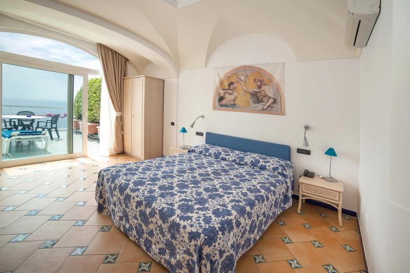 Hotel Bellevue Suite - Image 2