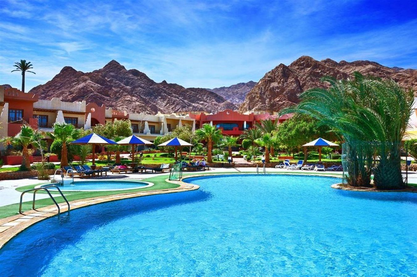 Nyd poolen på Tropitel Dahab Oasis Hotel, Egypten