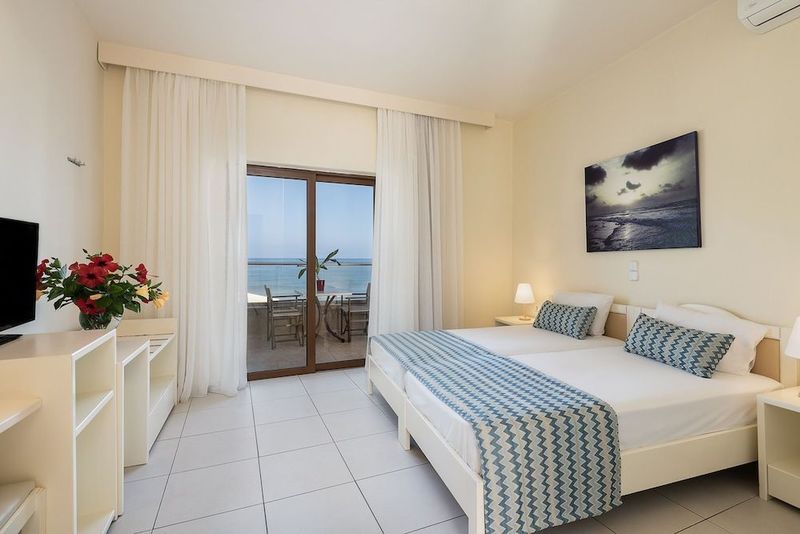 Indigo Mare Hotel - Image 2
