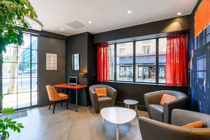 Comfort Hotel Sixteen Paris Montrouge - Image 5