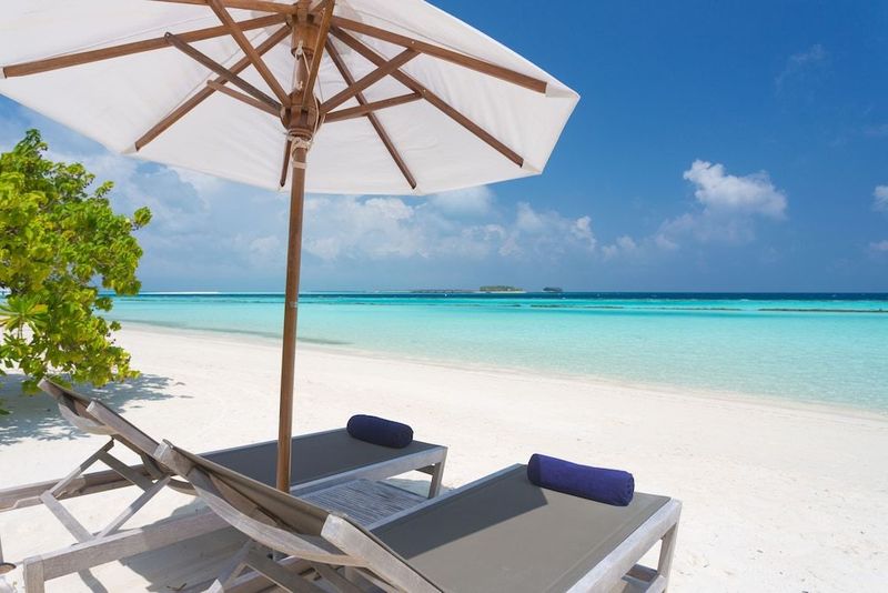 Komandoo Island Resort & Spa - Image 2