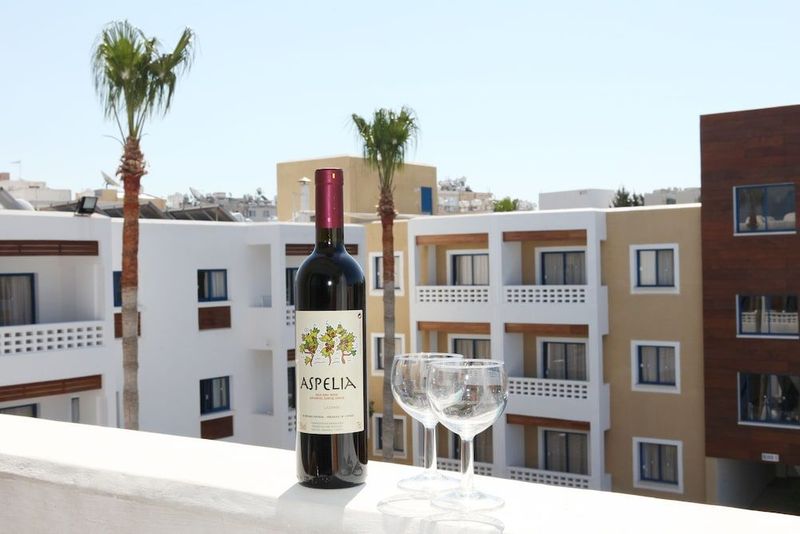 Kefalos Damon Hotel Apartments - Image 2