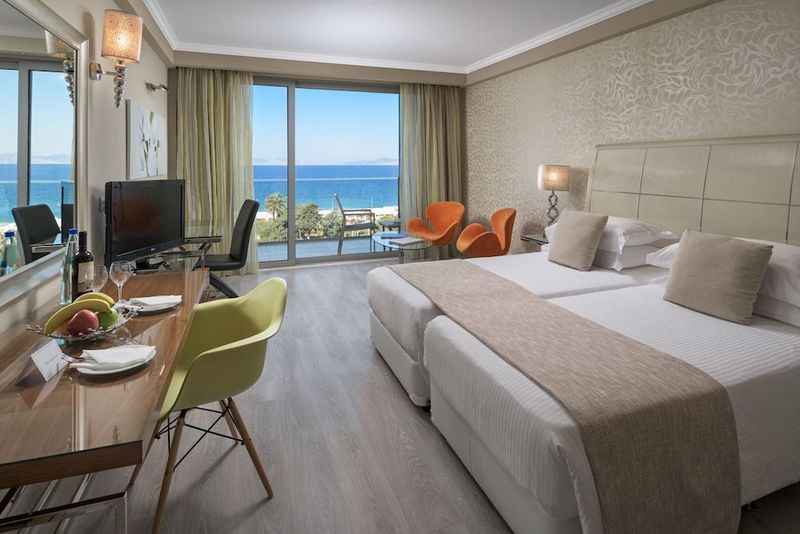 Atrium Platinum Resort Hotel & Spa - Image 2