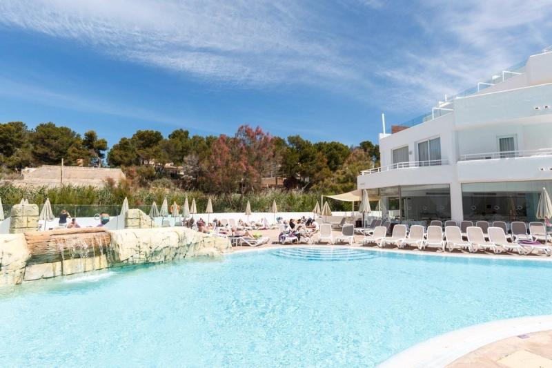FERGUS Style Cala Blanca Suites - Image 7