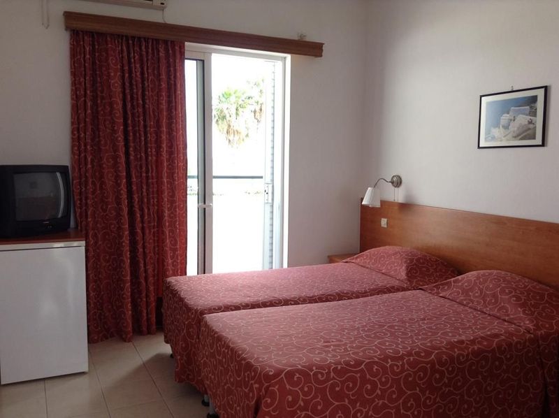 Pylea Beach Hotel - Image 8