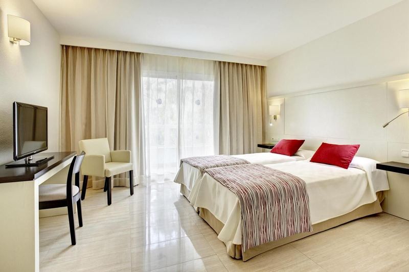 Grupotel Alcudia Suite - Image 3