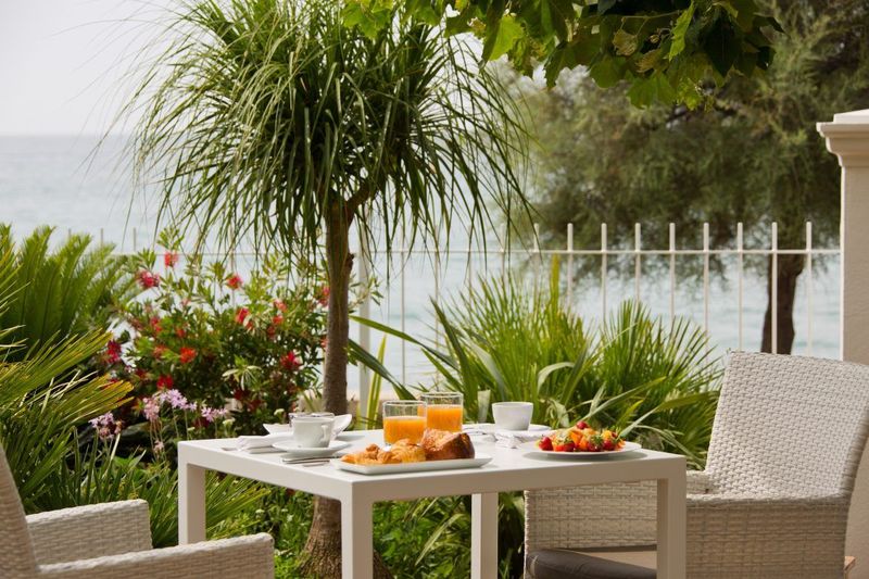 Grand Hotel Des Sablettes Plage - Image 2
