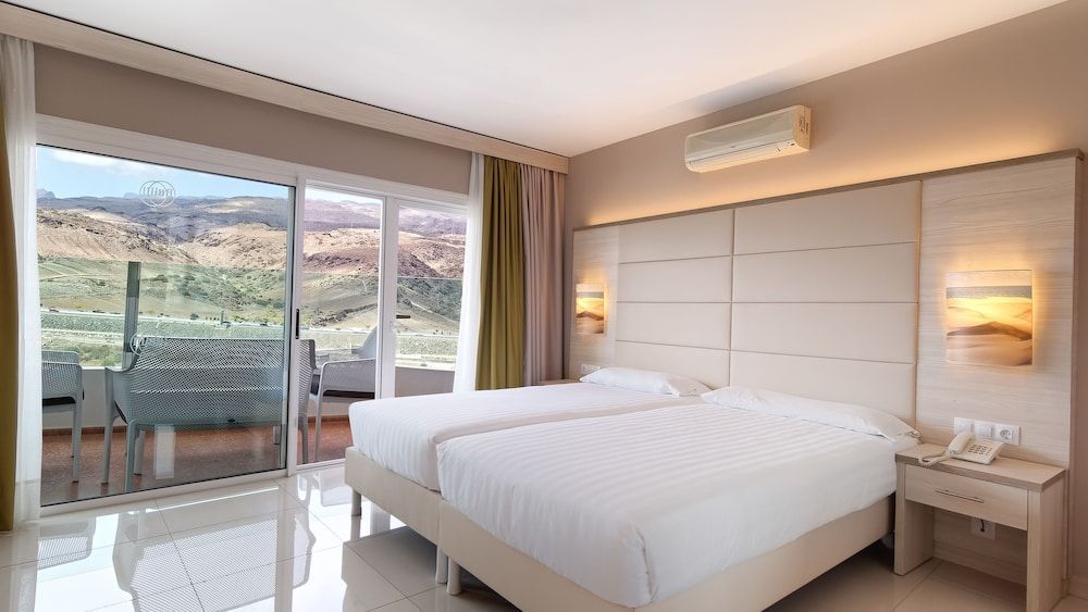 Bull Hotel Escorial & Spa - Image 2
