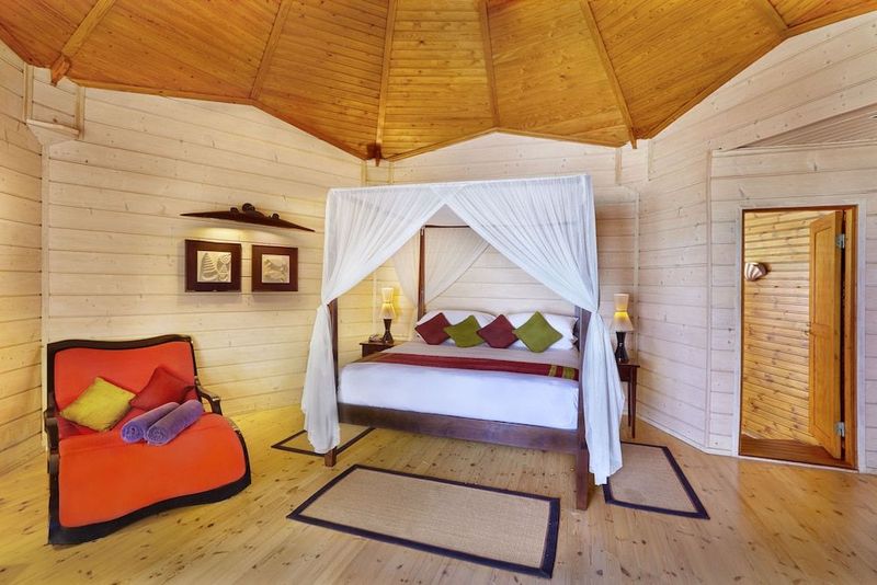 Komandoo Island Resort & Spa - Image 10
