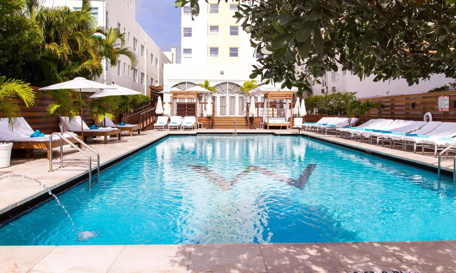 Pool på Marseilles Hotel i Miami