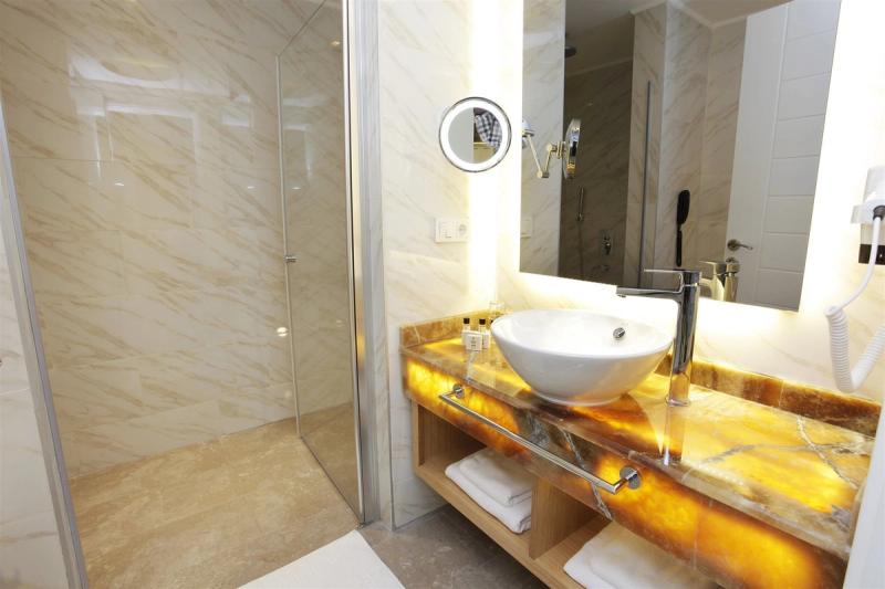 Kleopatra Suit Hotel - Image 10