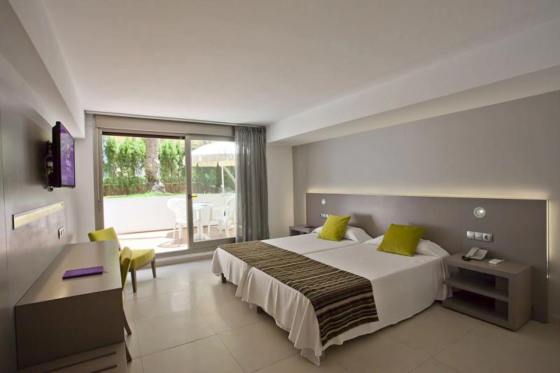 Fergus Bermudas Hotel - Image 5