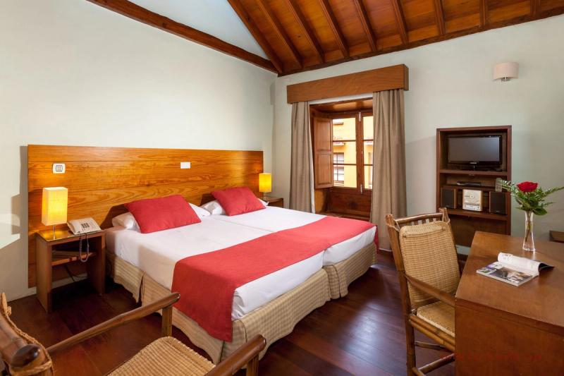 Hotel LIVVO La Quinta Roja - Image 7