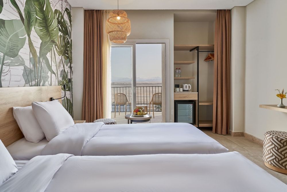 Three Corners Sunny Beach Resort - Image 4