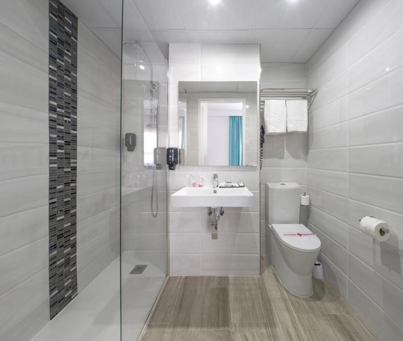 Hotel Tropical Ibiza - Image 6