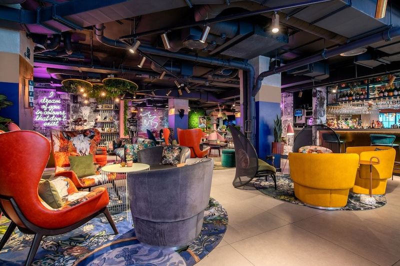 YOTEL Manchester Deansgate - Image 2