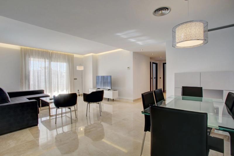 Aqua Apartments Marbella - Image 4