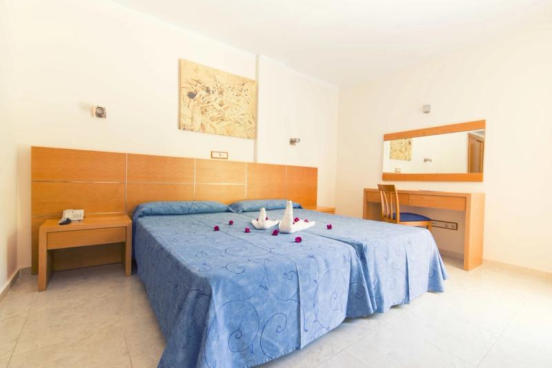 azuLine Hotel Atlantic - Image 3