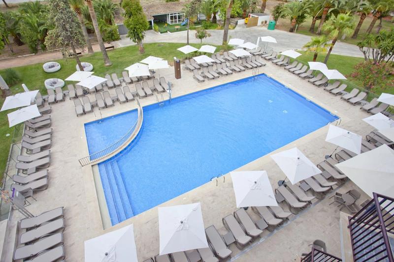 Fergus Bermudas Hotel - Image 9
