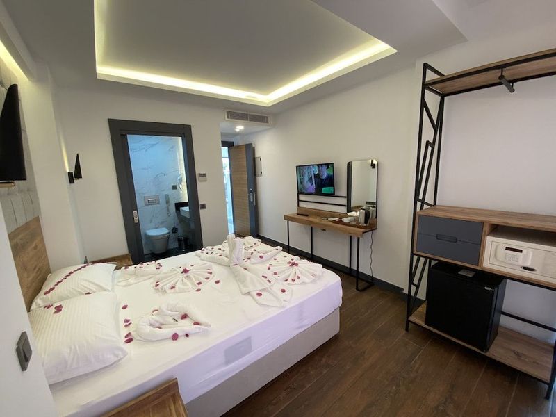 Miyas Luxury Hotel - Image 6