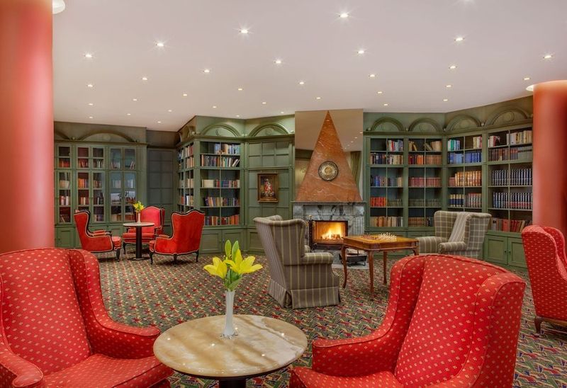 Hotel Savoy - Image 8