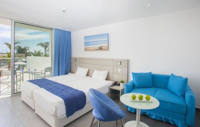Limanaki Beach Hotel - Image 9
