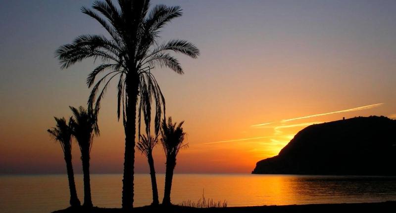 La Caleta Bay Hotel - Image 4