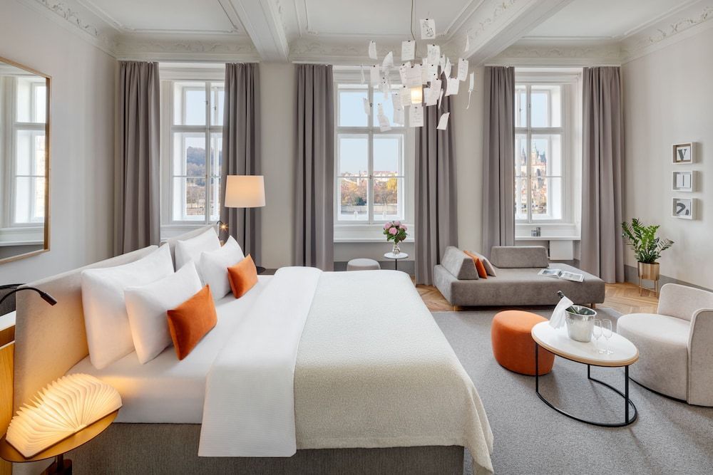 Hotel Leonardo & Bookquet - Image 5
