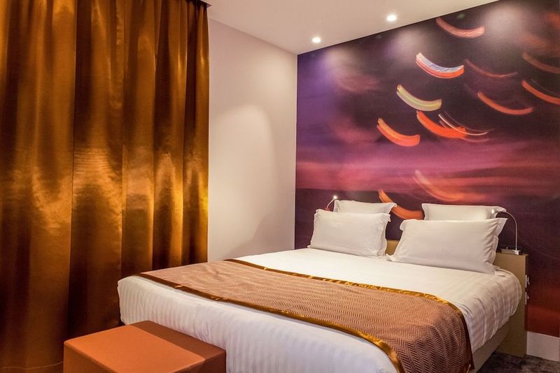 Comfort Hotel Sixteen Paris Montrouge - Image 8