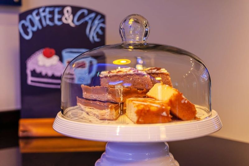 Holiday Inn Express Edinburgh Royal Mile - Image 2