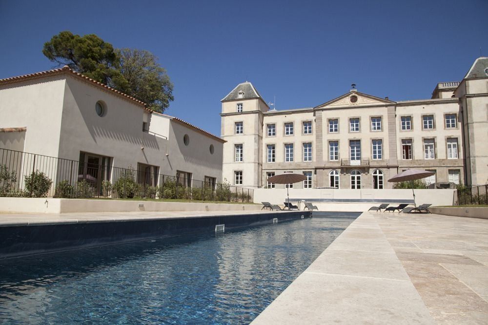 Adonis La Redorte by Olydea ved Carcassonne ligner næsten et slot - prøv at se det herskabelige og næsten kongelige udtryk på bygningen. Og som et ekstra plus har du også en pool