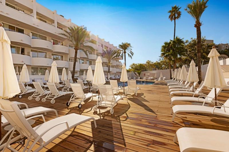 Palmanova Beach Apartments by TRH - Image 4