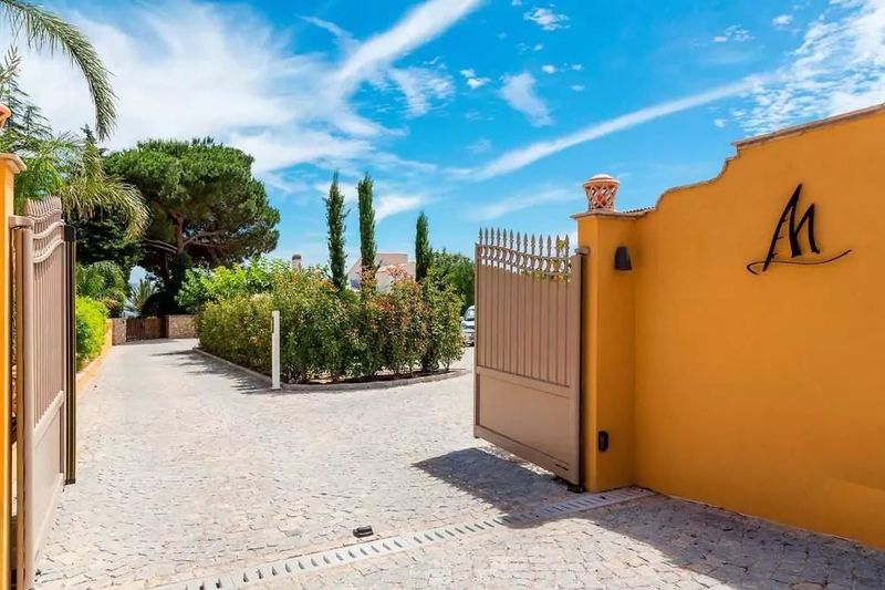 Best Western PLUS Hotel Montfleuri - Image 7