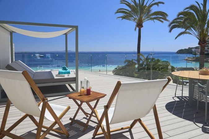 Juniorsuite på INNSiDE Cala Blanca by Melia