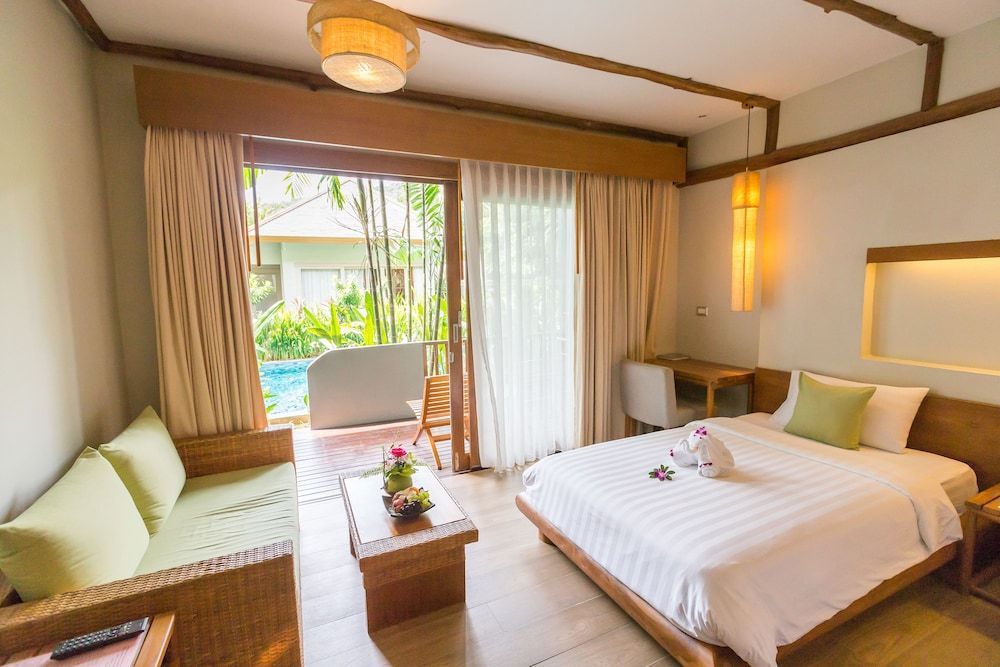 Metadee Resort & Villas - Image 6