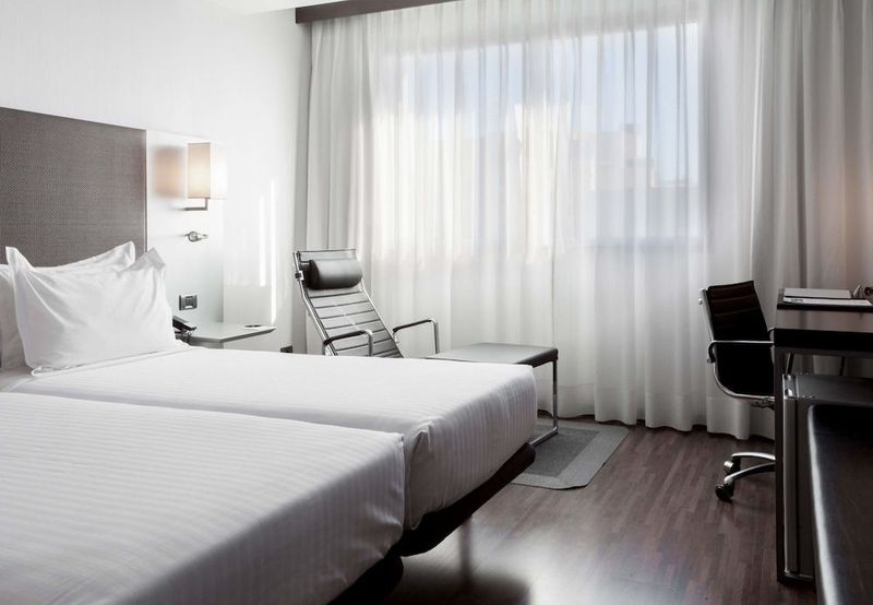 AC Hotel Alicante by Marriott - Image 4