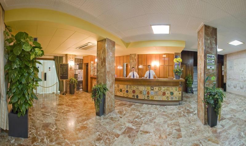 Hotel Tropical Ibiza - Image 9
